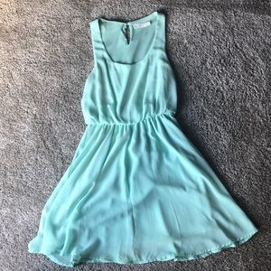 Sleeveless dress